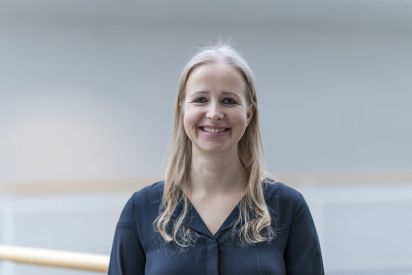 Die Abbildung zeigt das Portrait von Eva Winzer