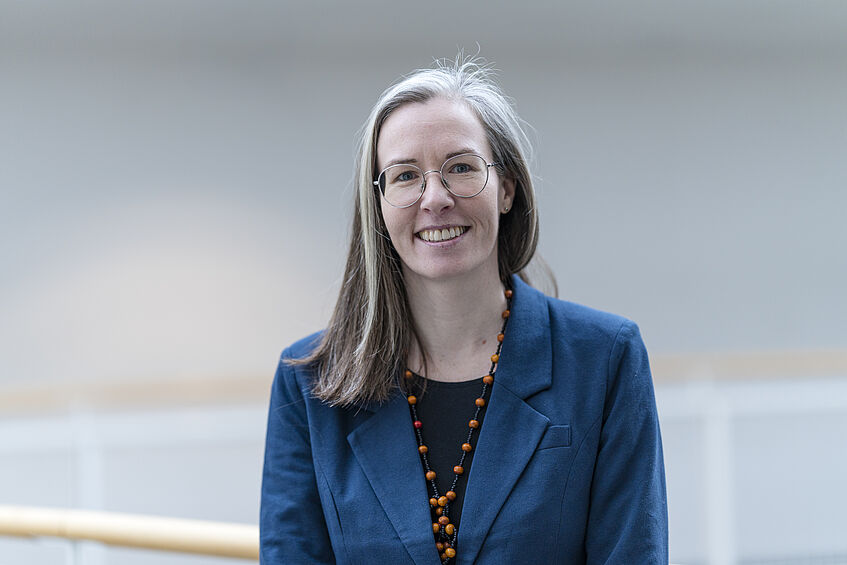Die Abbildung zeigt das Portrait von Martina Gaggl