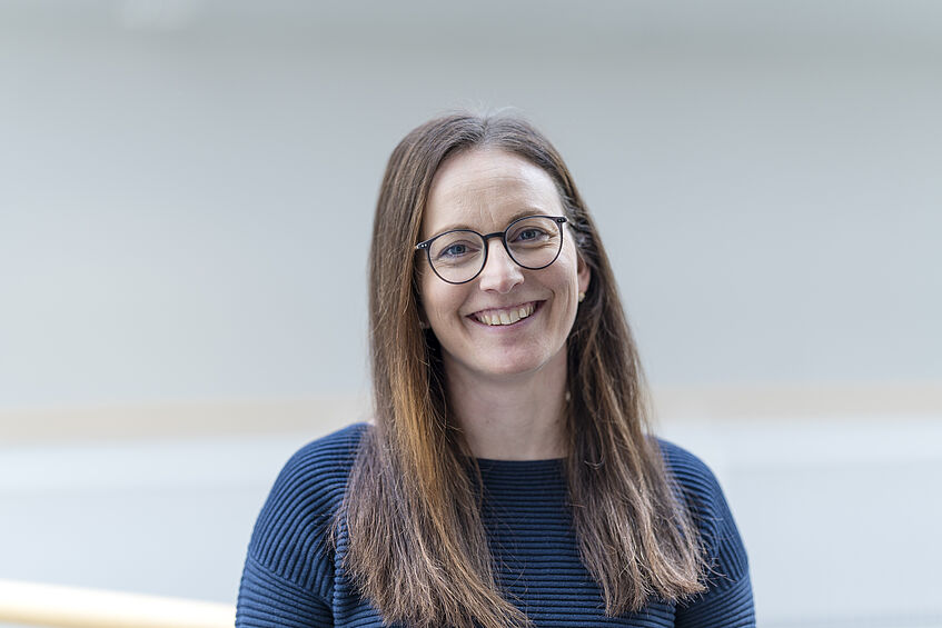 Die Abbildung zeigt das Portrait von Sandra Haider